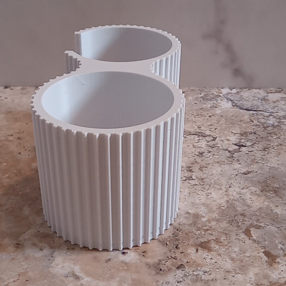 White Ribbed Organizer - Picture 2 of 5